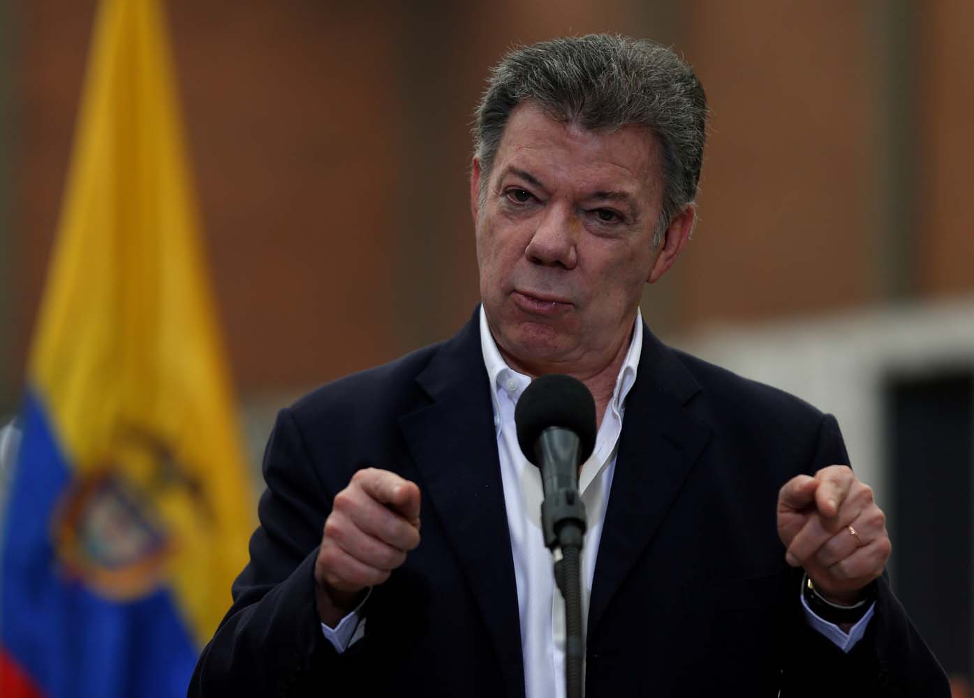 Santos dice que fracasaron los intentos por resolver crisis en Venezuela