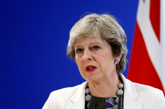 La primera ministra de Gran Bretaña, Theresa May, pronuncia una conferencia de prensa durante una cumbre de líderes de la Unión Europea en Bruselas, Bélgica, el 20 de octubre de 2017. REUTERS / Francois Lenoir