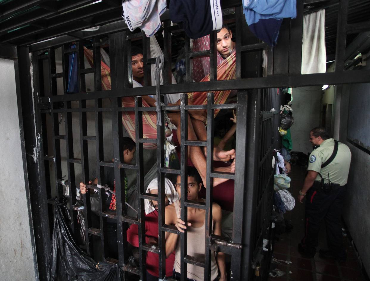 Hacinamiento de presos en calabozos policiales supera 460% en Caracas