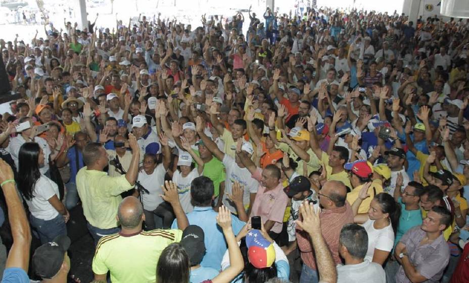 Neoespartanos piden a Alfredo Díaz juramentarse ante la constituyente cubana