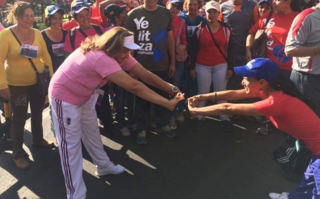 Yelitze Santaella, calentando para los 5K en Monagas // Foto @yelitzePSUV_ 