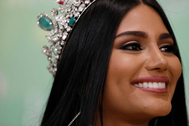 Miss Venezuela 2017 Sthefany Gutierrez smiles during a news conference in Caracas, Venezuela November 10, 2017. REUTERS/Marco Bello