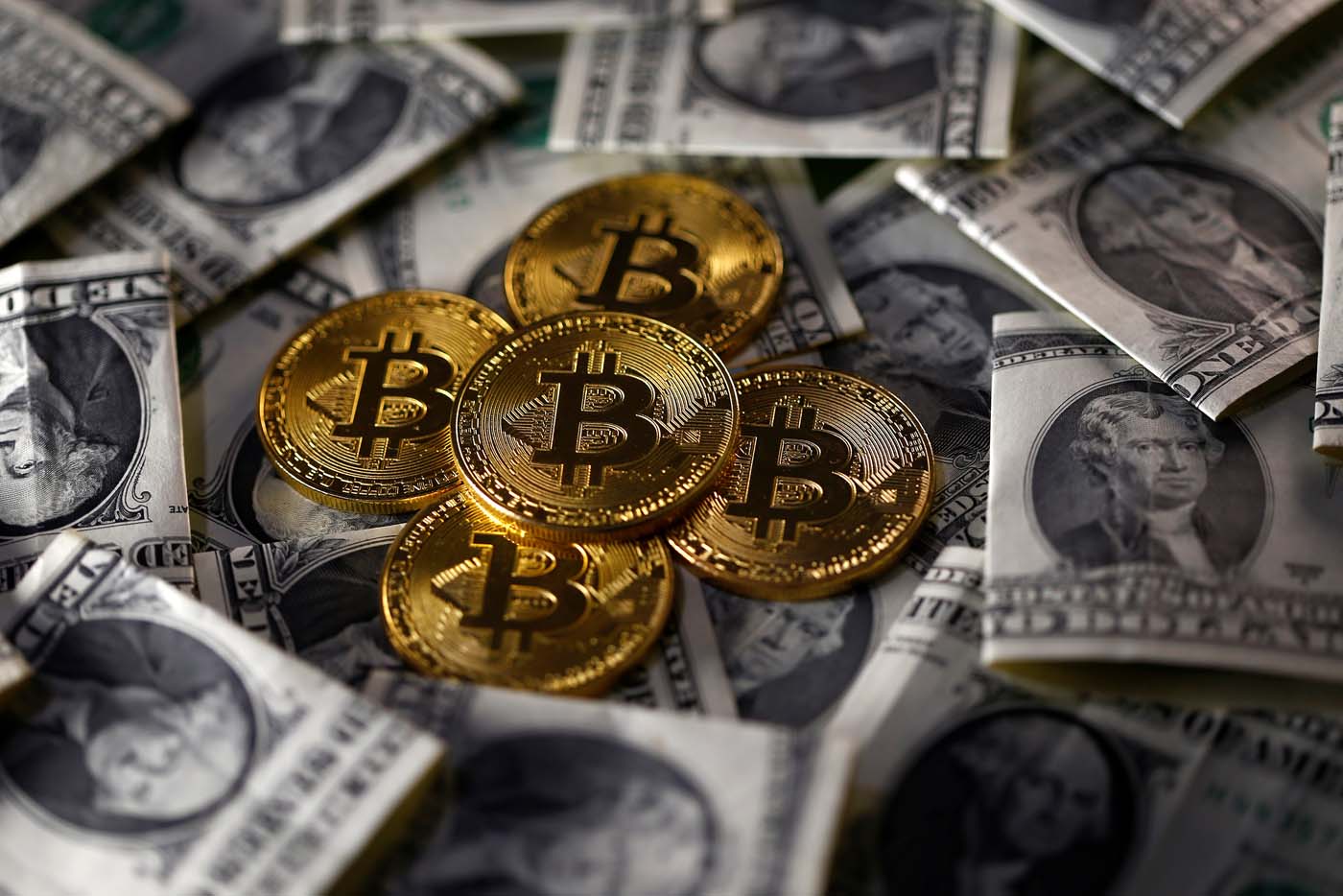 Una firma japonesa  pagará una parte de sus salarios en bitcoin