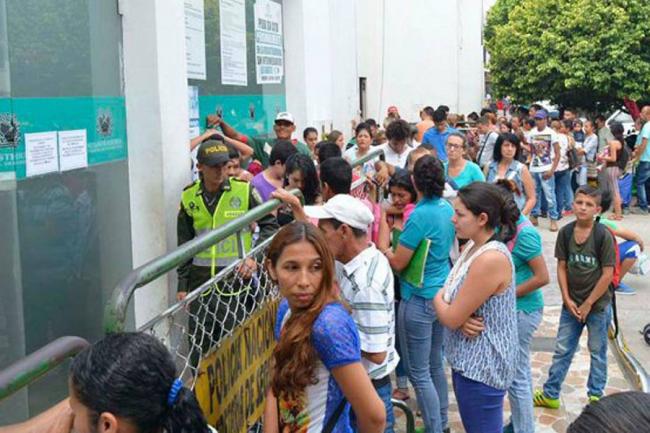 Venezolanos colapsaron la Registraduría de Cúcuta