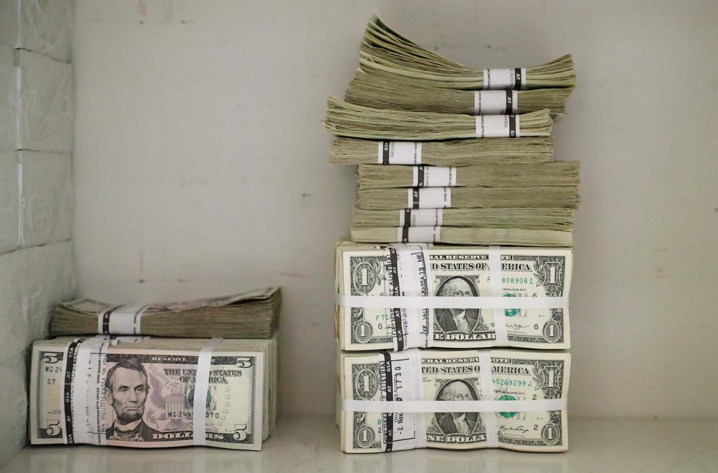 Bonos de Venezuela valorados en 24,5 centavos por dólar en subasta