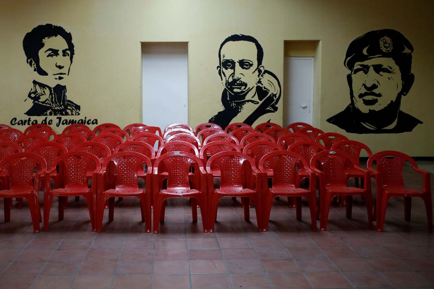 La oposición dividida ante la nueva trampa electoral de Maduro