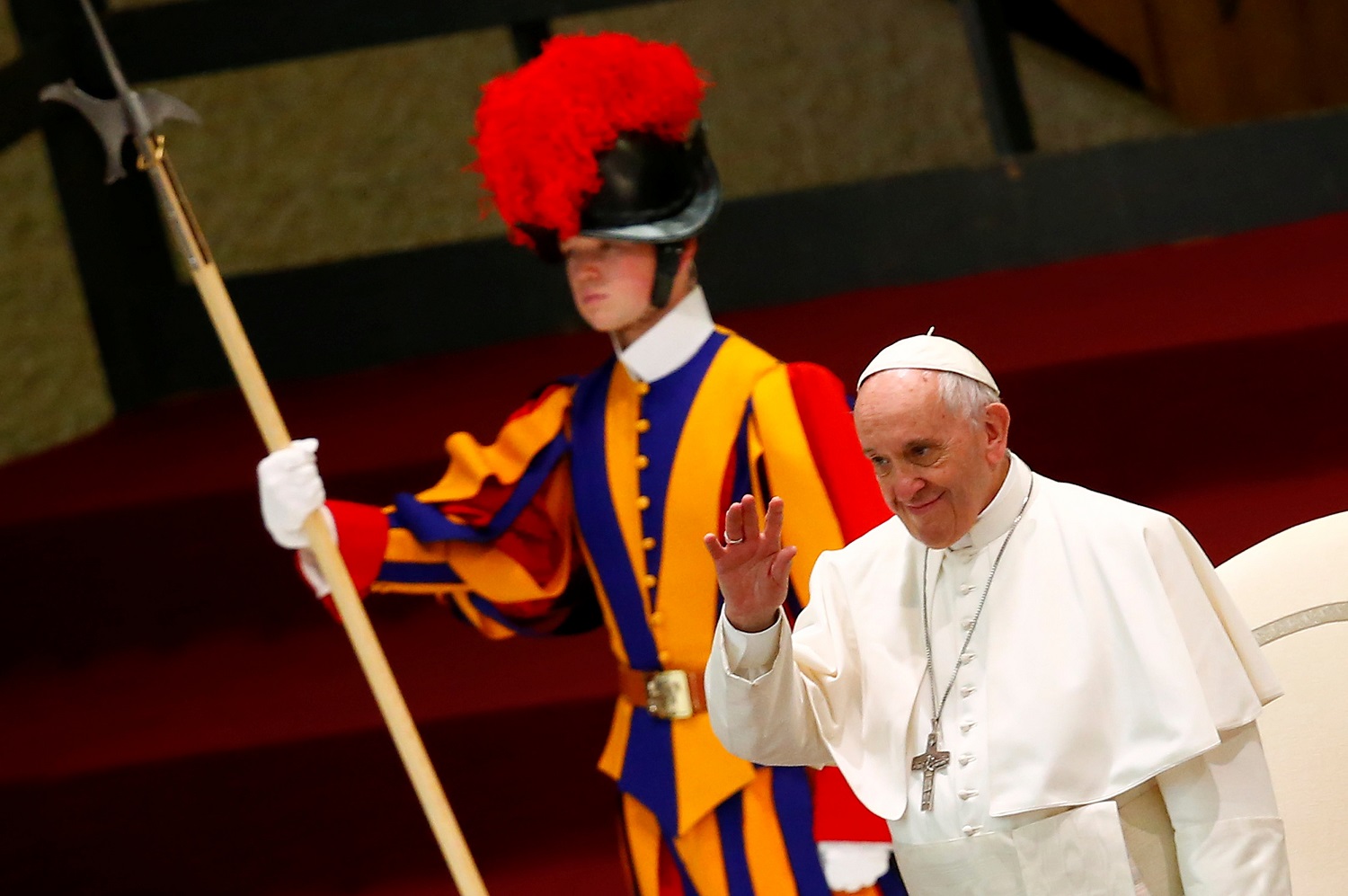 El papa Francisco no utiliza WhatsApp aclaró el portavoz del Vaticano