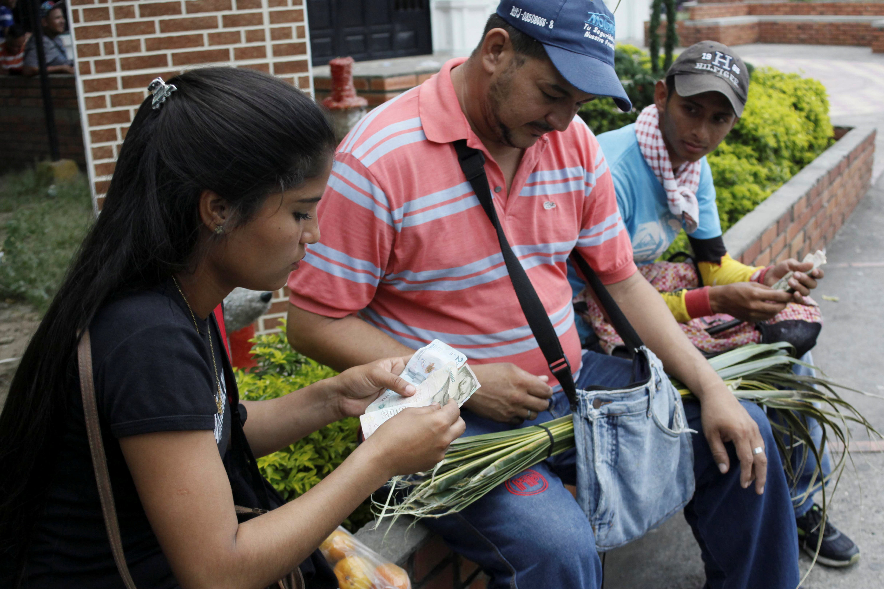 En San Cristóbal el peso colombiano domina las transacciones informales
