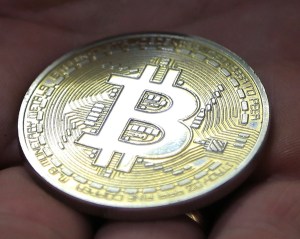 El bitcoin, una moda tentadora con riesgos para todos los bolsillos