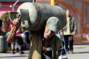 Tachirenses hacen largas colas para poder comprar gas doméstico