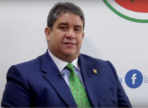 La atención consular debe ser prioridad debido a la diáspora, asegura el diputado Correa