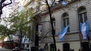 Siete mujeres denuncian exprofesor de universidad argentina por abuso sexual