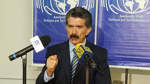 El defensor de derechos humanos, Rafael Narvaez