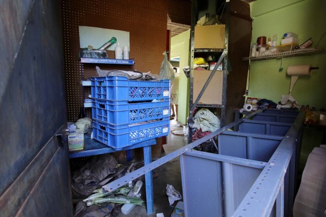 A general view of the damage at a mini-market after it was looted in Puerto Ordaz, Venezuela January 9, 2018. REUTERS/William Urdaneta