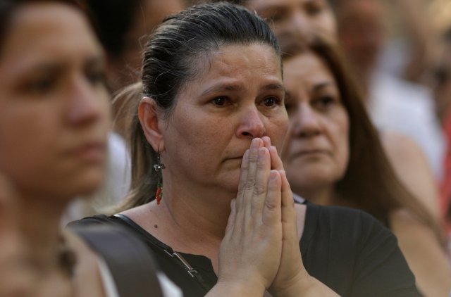 Supporters of Brazil's former President Luis Inacio Lula da Silva react after his trial in Rio de Janeiro, Brazil, January 24, 2018. REUTERS/Ricardo Moraes