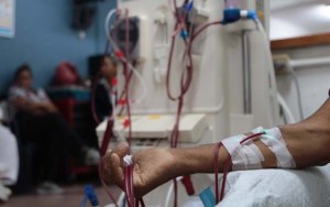 Dos pacientes renales mueren por falta de insumos en Zulia
