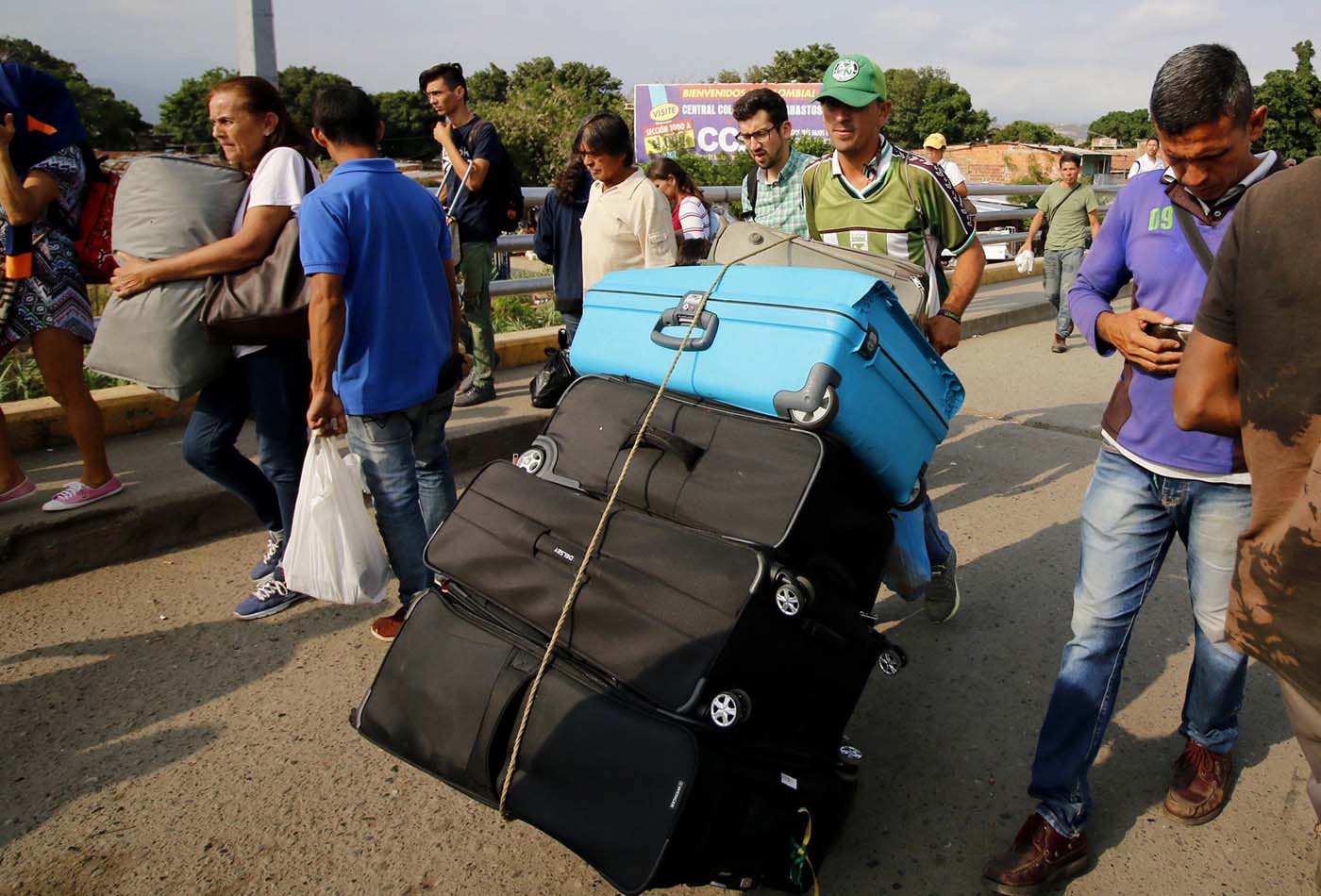 Entre 800 y 900 venezolanos salen a diario desde Cúcuta hacia otros países de Suramérica