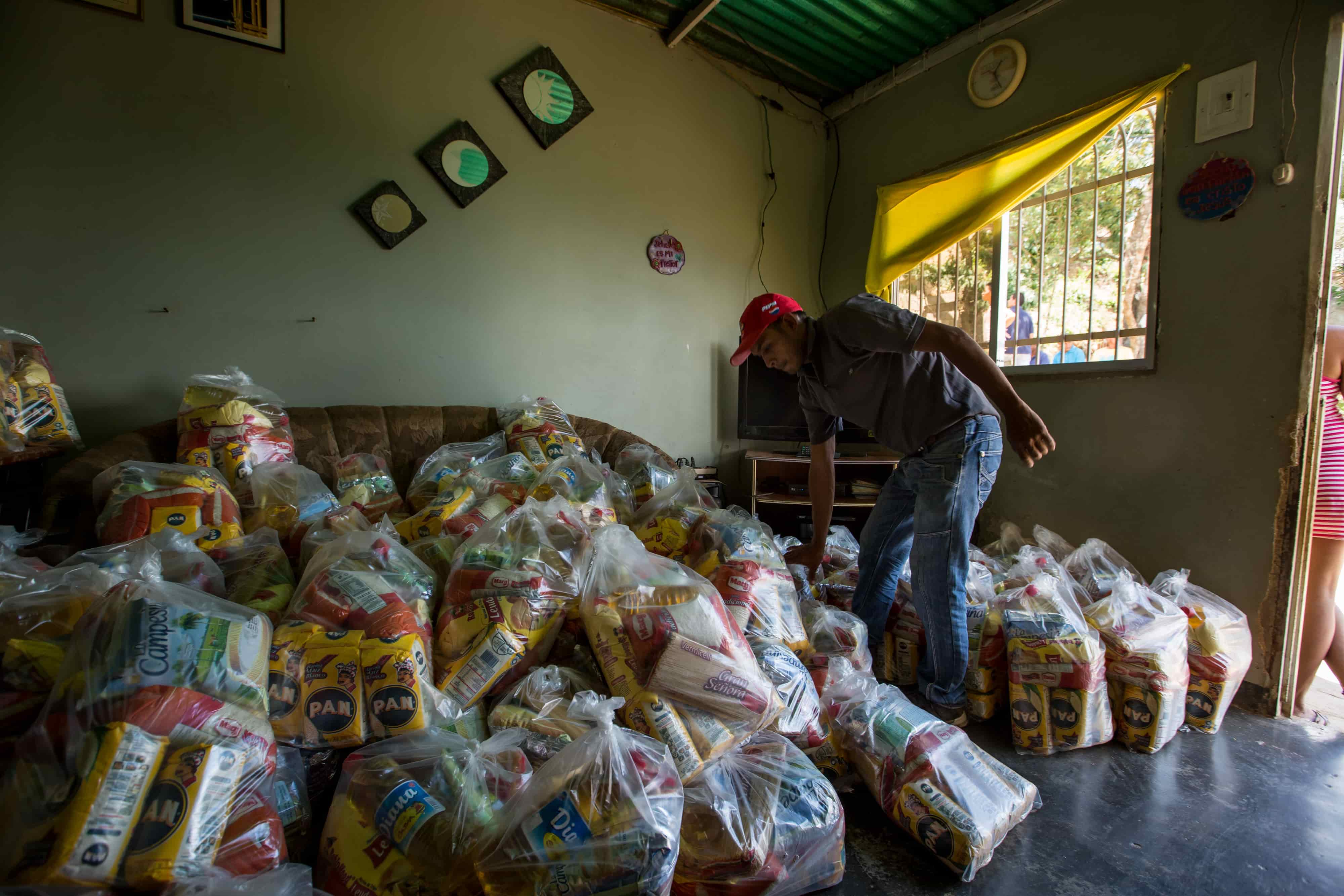 Cajas de Clap abiertas y con menos productos reciben en Caricuao