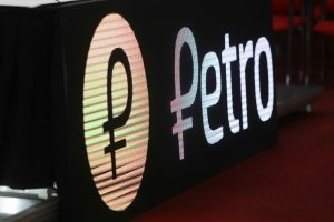 Venezolanos en el exilio dicen que el Petro es una herramienta para lavar dinero