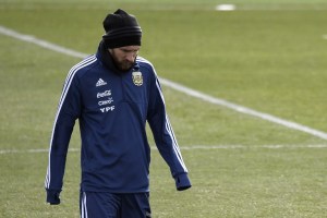 Messi está bien para jugar contra España, aseguró seleccionador argentino