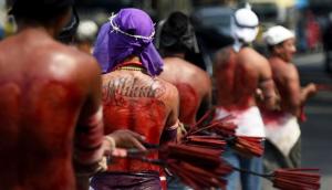 La sangrienta tradición de latigazos por Semana Santa en Filipinas