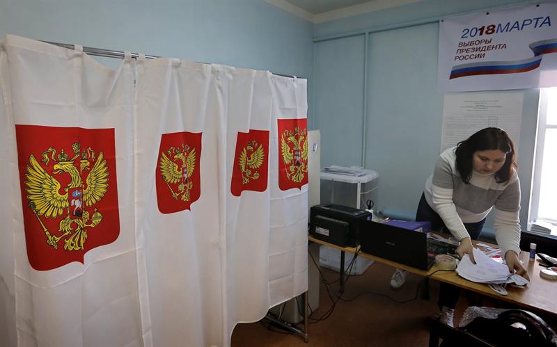 Abren colegios electorales en Extremo Oriente ruso para presidenciales
