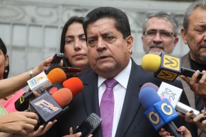 Edgar Zambrano: Maduro cree que encarcelando a militares resolverá los problemas que vive país