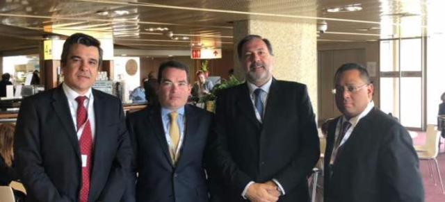 os diputados la Asamblea Nacional Tomás Guanipa y Oscar Ronderos mantuvieron una reunión con el presidente del Senado Uruguayo  (Foto: Nota de prensa)
