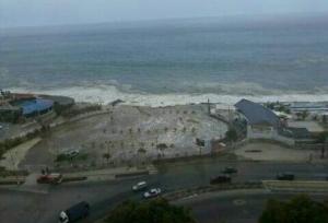 Playas cerradas y prohibición de zarpe en Vargas ante fuerte temporal (Fotos)