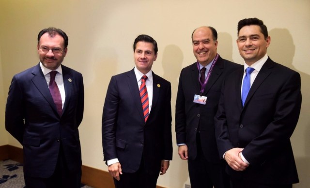 Borges y Vecchio se reunieron con Peña Nieto en Chile