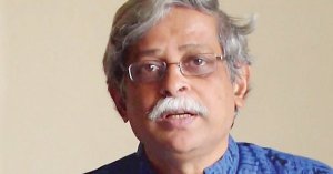 Apuñalan en Bangladesh al activista y escritor de ciencia-ficción Zafar Iqbal