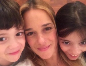 Las tiernas palabras que le dedicaron Lilian Tintori y sus hijos a Venezuela