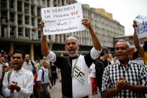 Enfermos de VIH piden respuesta a gobierno de Maduro ante falta de medicinas