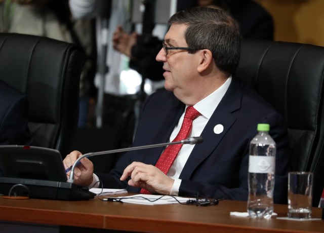 El ministro de Exteriores de Cuba, Bruno Rodríguez Padilla, participa en la sesión plenaria de la VIII Cumbre de las Américas hoy, sábado 14 de abril de 2018, en el Centro de Convenciones de Lima (Perú). EFE/Miguel Gutiérrez