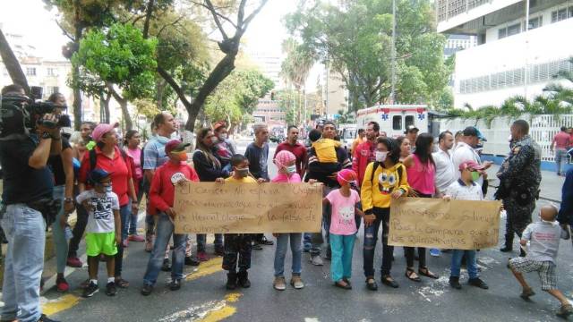 Foto: Protesta en el Hospital JM de Los Rios / Cortesía