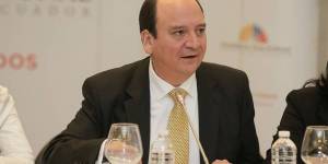 El Parlamento de Ecuador destituye a fiscal jefe por incumplir funciones