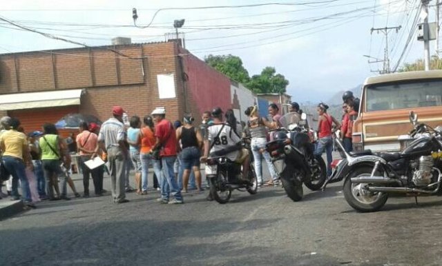 Foto: Reportan protestas en Cua por falta de agua #26Abr (fotos)  / @CuerpApoyRavell