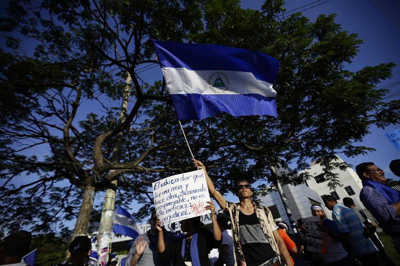 Convocatoria del diálogo no frena los saqueos y enfrentamientos en Nicaragua