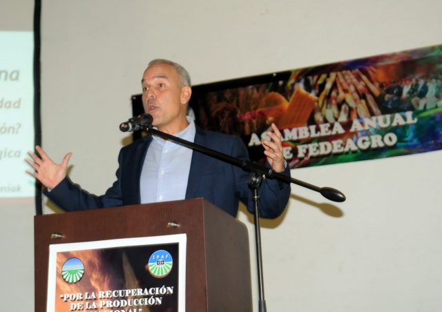 Aquiles Hopkins presidente de Fedeagro, durante su intervención. ( Foto Angel Chacón).
