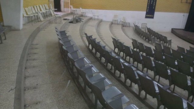 Foto: Se robaron las butacas del auditorio de la UDO en Anzoátegui / Cortesía
