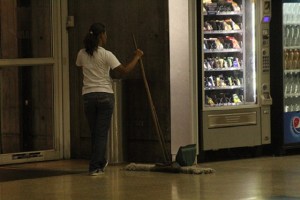 Al menos 300 trabajadores de mantenimiento del aeropuerto de Maiquetía podrían quedar sin empleo
