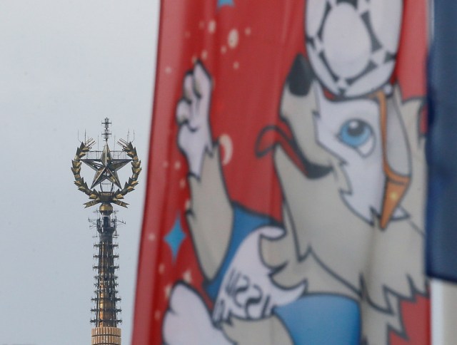 La mascota oficial Zabivaka es vista en el Estadio Luzhniki en Moscú, Rusia el 13 de junio de 2018. Reuters / Gleb Garanich