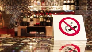 Igualito que aquí: Tokio prohibirá fumar en bares y restaurantes en 2020