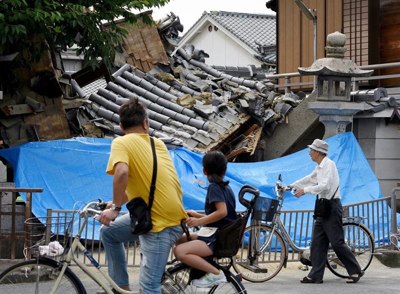 Japón se mantiene en alerta tras potente terremoto en Osaka con 5 muertos