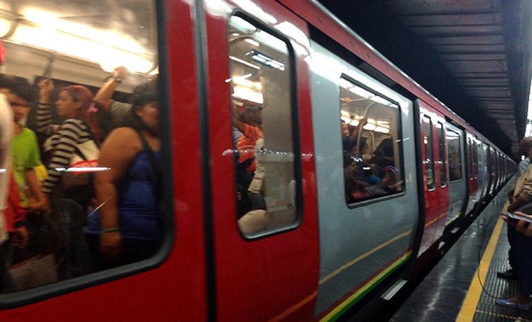 ¡Tremendo logro!… personal del Metro atrapó a unos vende chupetas