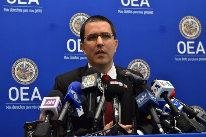 Al canciller de Venezuela se le revierte su artillería de insultos en la OEA