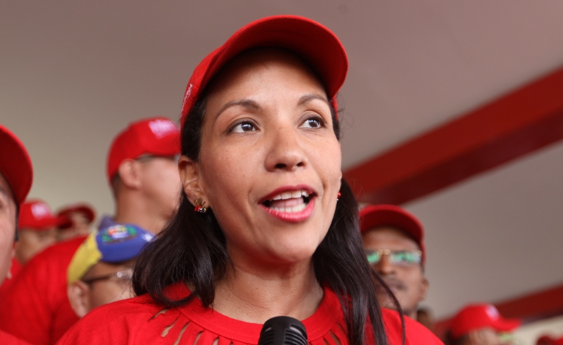 Ni ella lo entendió: Ministra chavista se enredó con los números mientras mentía sobre la crisis del agua (VIDEO)