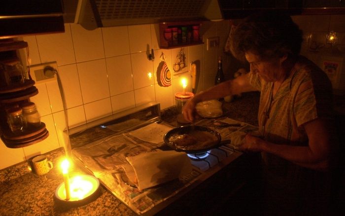 En el estado Zulia llevan más de 20 horas sin luz #12 Abr
