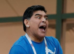 ¡Así reaccionaron los usuarios ante la “pea” de Maradona!