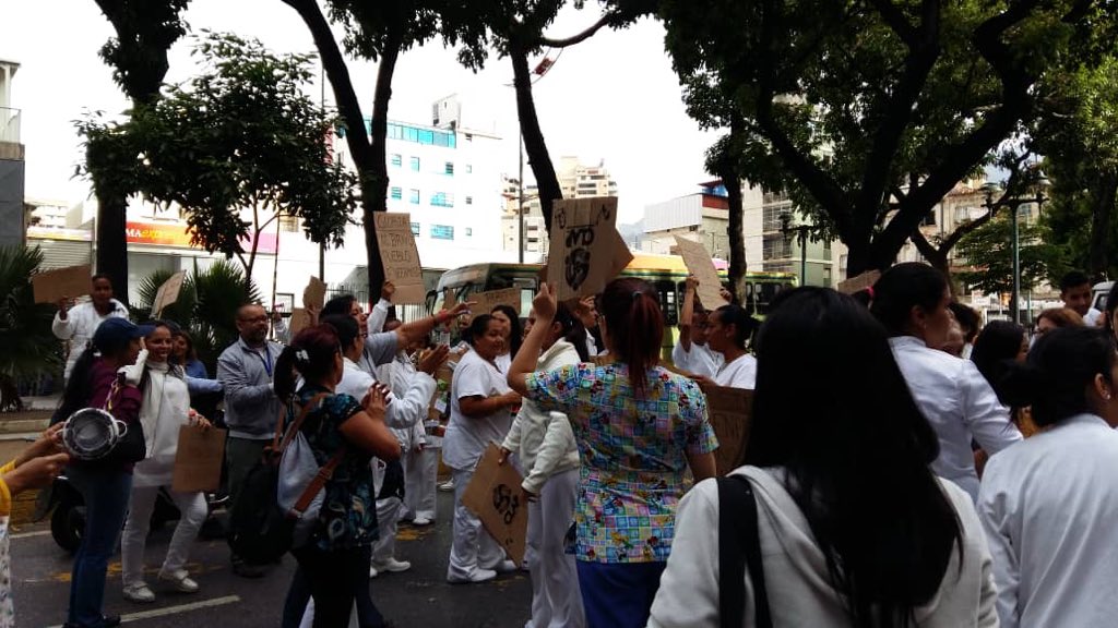 Protesta de enfermeros en el hospital J. M. de los Ríos #29Jun (fotos)